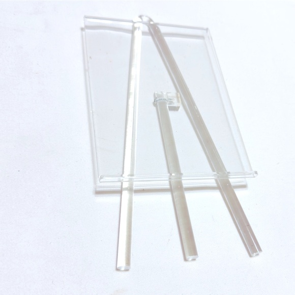 CONTAINER STORE 5”x10” Clear Acrylic Picture Frame Easel Stand - Holds 5x7 Photo - Picture 3 of 12